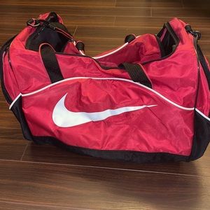 NWOT NIKE RED DUFFLE CLASSIC